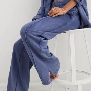 Aerie house party skater pants in blue